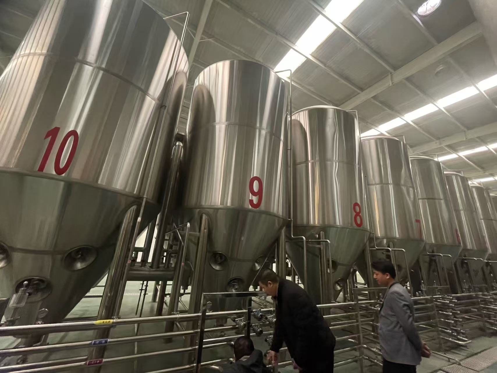 和龙精酿啤酒设备厂—平面布置、设备设计、制造、调试、培训等一条龙服务